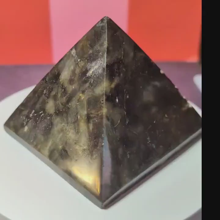 Labradorite Pyramid | Protection Crystal • Intuition • Energy Amplifier | One of a Kind